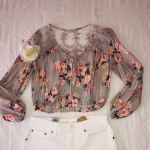 Dainty Hooligan Floral Lace Crop Top